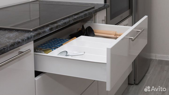 Гарнитур для кухни из фурнитуры Hettich