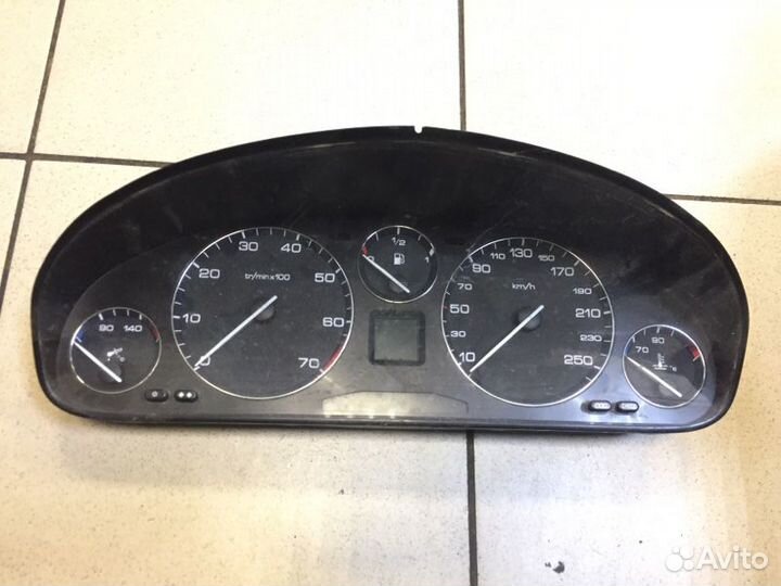 Панель приборов Peugeot 607