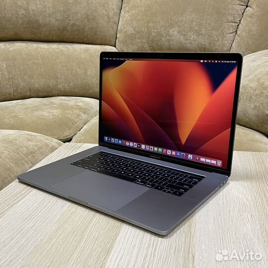 MacBook Pro 15 2017 i7/16/256 (62 цикла)