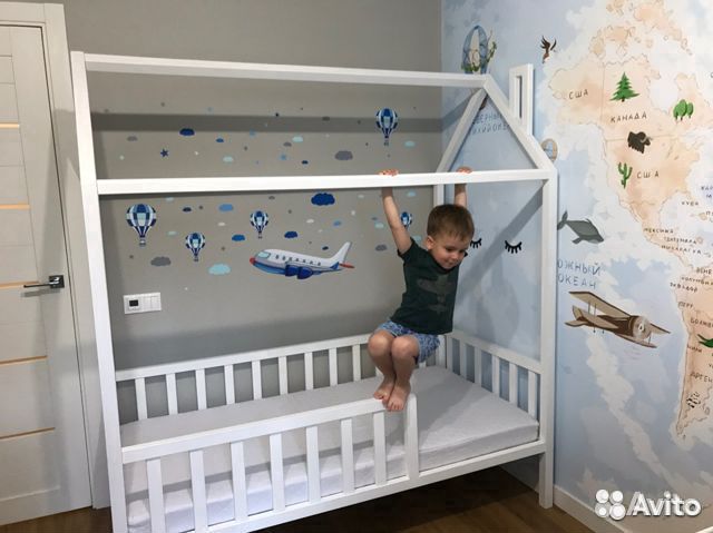 Детская кровать домик