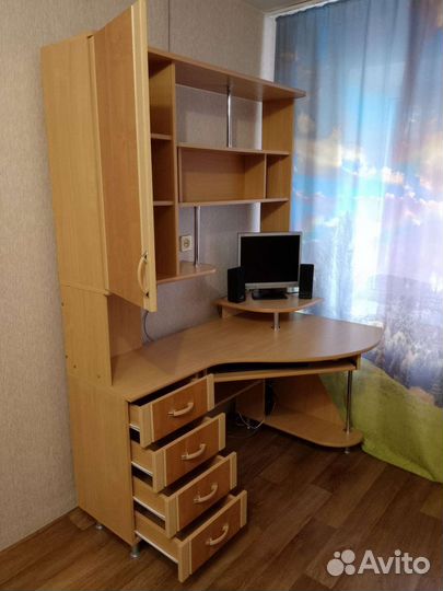 Компьютерный стол