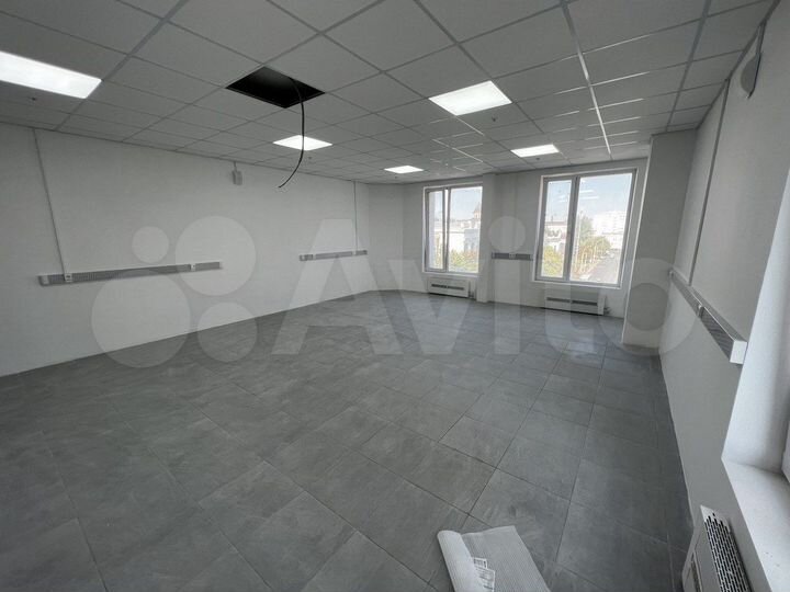 Офис под ключ с парковкой 200 кв.м в новом БЦ