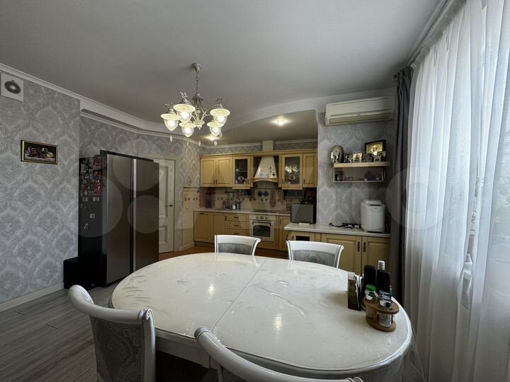 3-к. квартира, 106 м², 5/10 эт.