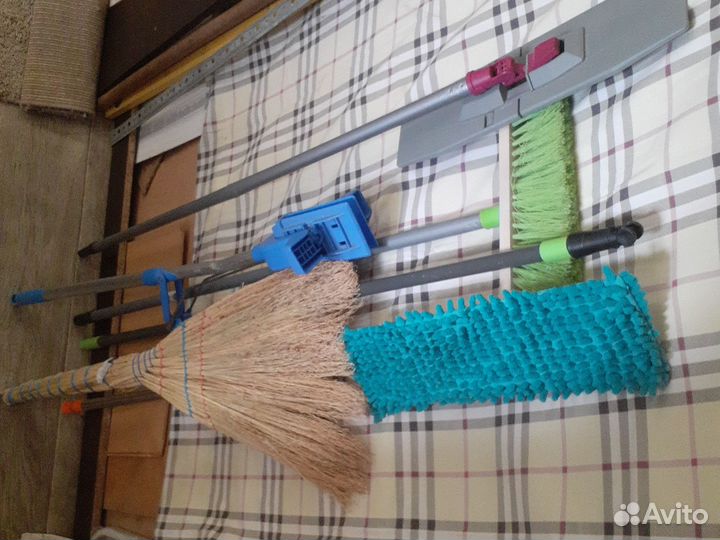 Швабры и веник