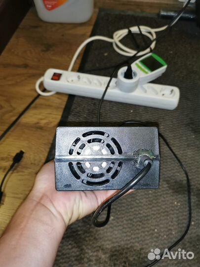 Зарядное устройство KingSong s18 84В,5А