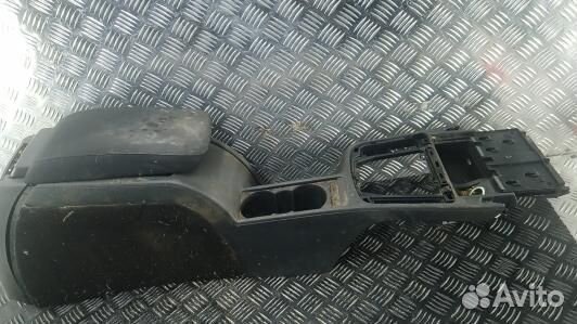 Подлокотник центральный skoda superb 2 (7AG19IX01)