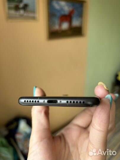 Телефон iPhone 8 64 gb