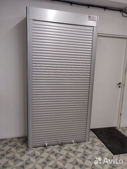 Роллетные шкафы в паркинг/ Шкаф для паркинга