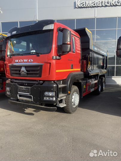 Водитель самосвала