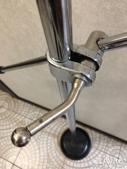 Стойка с небольшими деффектами витрина