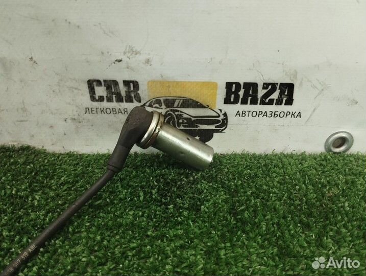 Датчик коленвала Volkswagen Bora V 038907319A