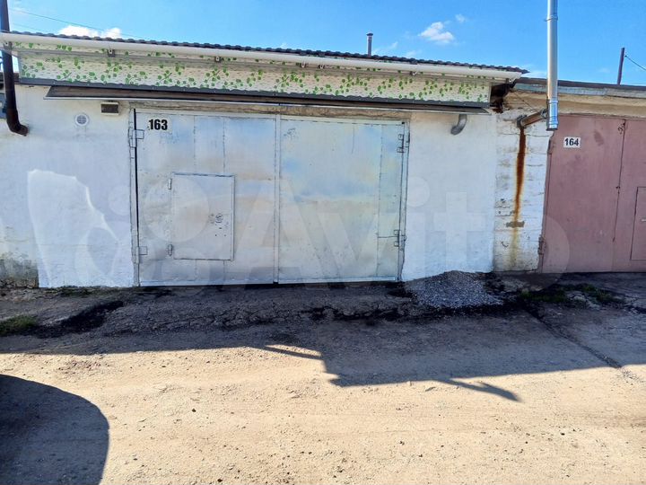 Гараж, > 30 м²