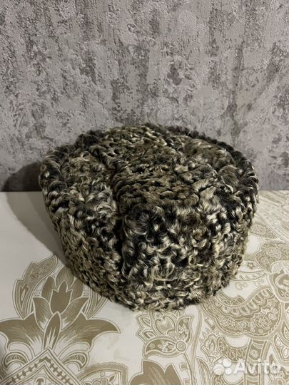 Каракулевая шапка