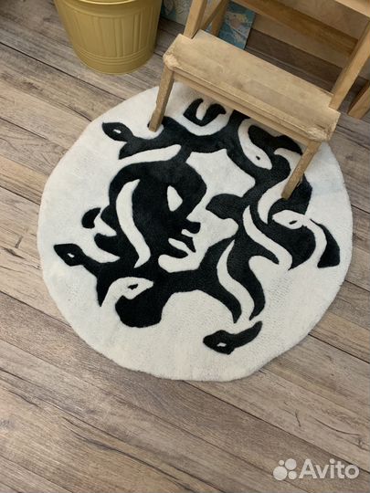 Тафтинговый ковер ручной работы