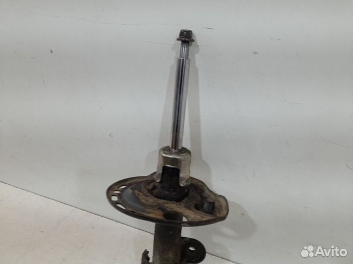 Амортизатор передний правый Toyota Rav4 40