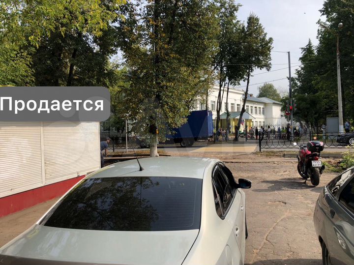 Продается коммерческий земельный участок с павильо