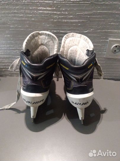 Вратарские коньки bauer