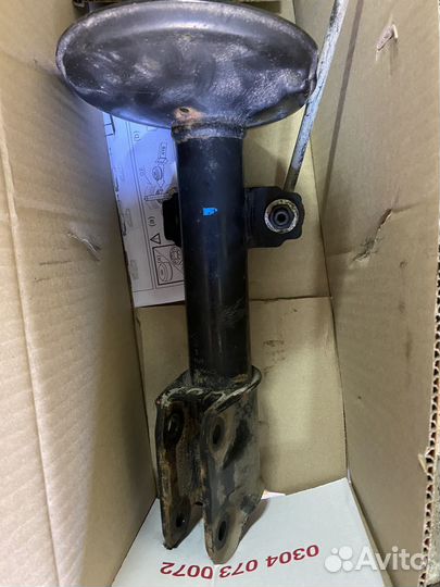 Стойки на Niisan Terrano