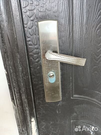 Дверь металлическая строительная
