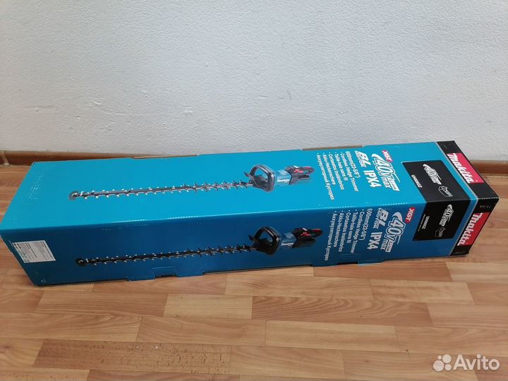 Аккумуляторный кусторез Makita XGT UH006GZ