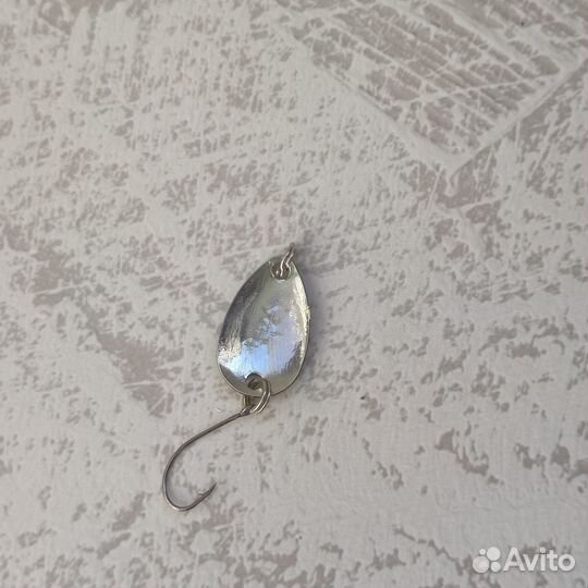 Блесна 2 грамма форель, окунь,голавль