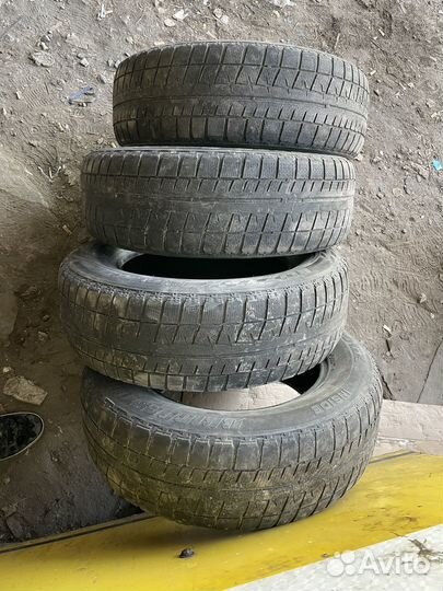 Bridgestone Blizzak Revo GZ 215/65 R16 98S