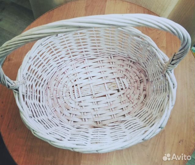 Корзина плетеная из бумажной лозы