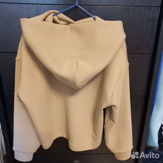 Свитшот uniqlo для мальчика 7-8 лет