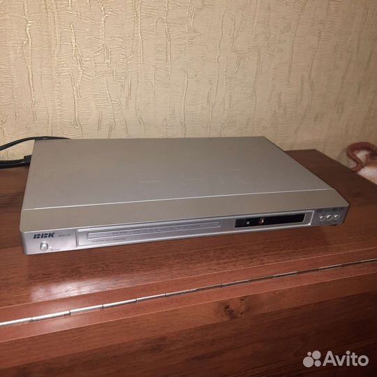 Dvd плеер bbk DV311SI