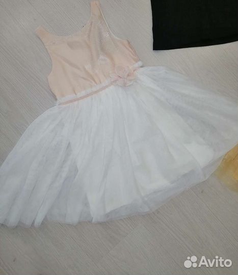 Платье H&M для девочки 122 128
