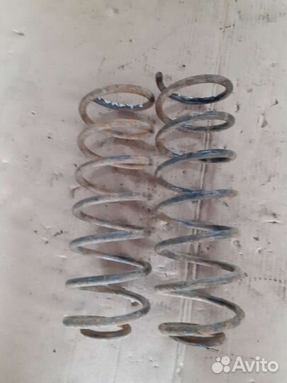 Пружина задняя Volkswagen Golf 2 Jetta