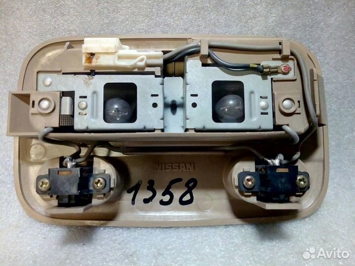 Nissan Cefiro A32 - Плафон потолочный Б/У