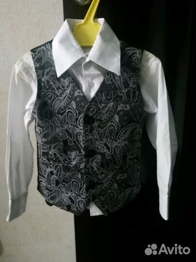 Костюм тройка на мальчика