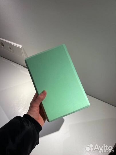 Блок для йоги опорный Эва / фитнес кирпич зелёный