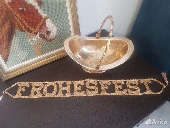 Конфетница с перекидной ручкой. Медь. Индия