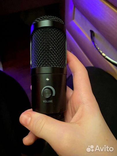 Студийный микрофон