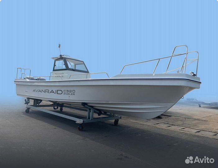 Катер Avanraid C320 Angler