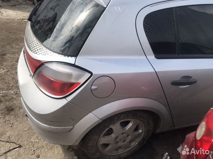 Заднее правое крыло четверть Opel Astra H 5d