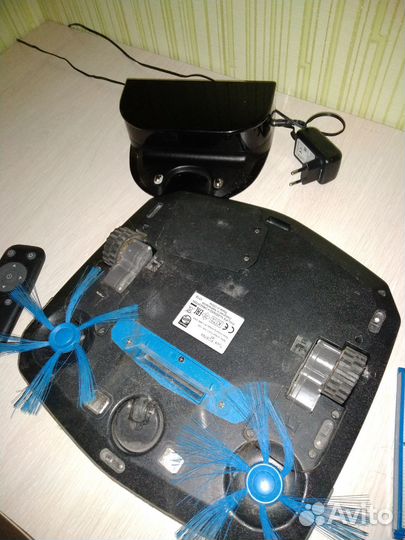 Робот пылесос philips