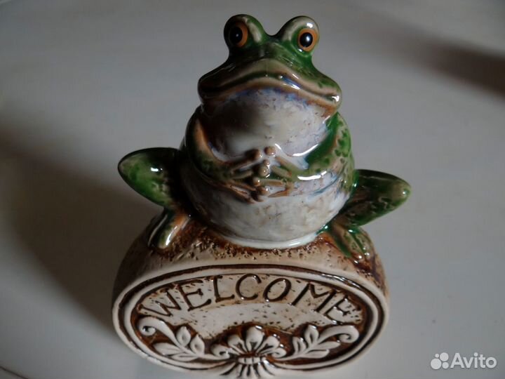 Фигурки и статуэтки лягушек