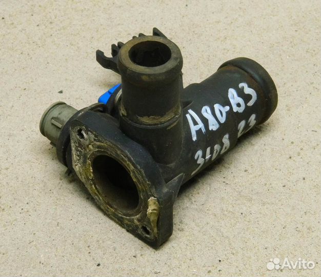Фланец охлаждения Audi 80 B3