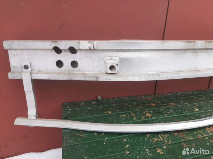 Усилитель бампера Infiniti M25 M37 M56 Y51