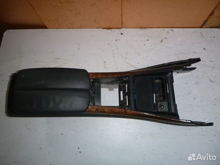 Подлокотник BMW X5 E70 2007