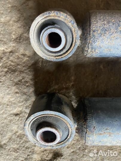 Стойки задние hyundai H 1, Starex