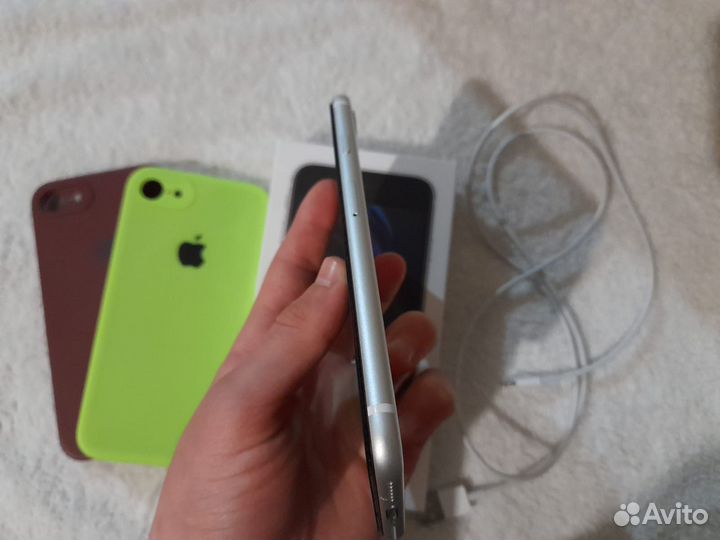 iPhone SE (2020), 128 ГБ