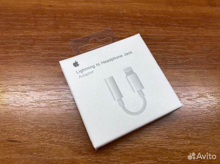Lightning to Headphone Jack adapter iPhone новый