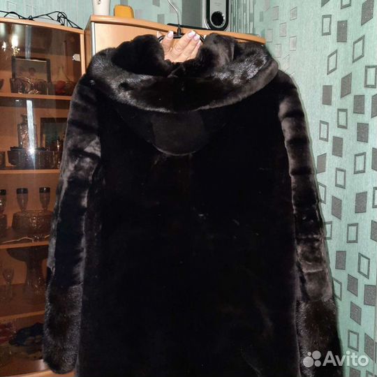 Шуба из мутона с отделкой норки