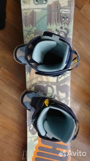 Сноуборд с креплениями и ботинками Burton