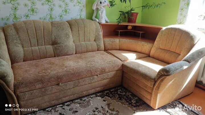 Угловой диван и кресло, бу