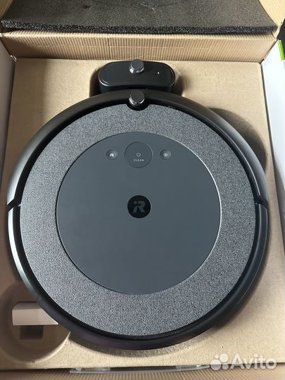 Робот пылесос iRobot Romba i3